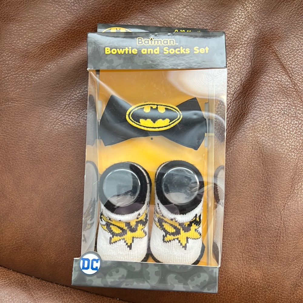 Batman bow tie and sock set - infant